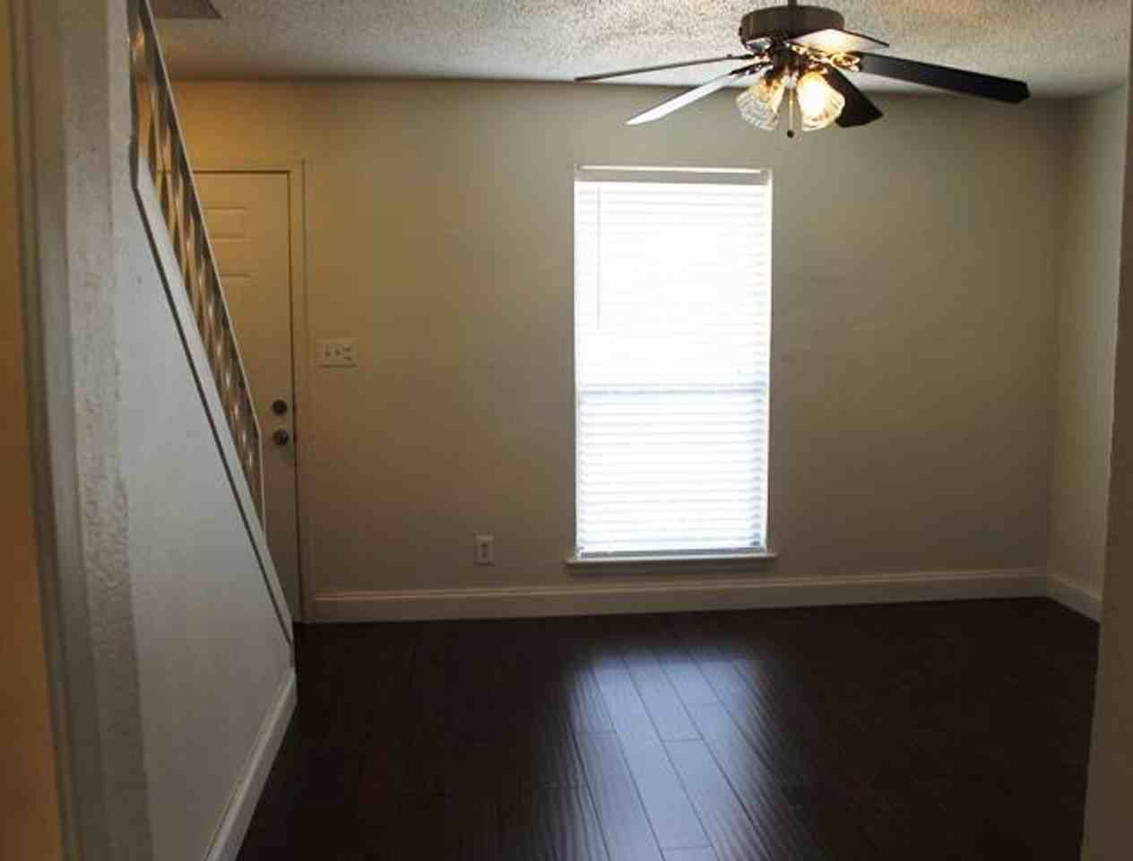 2729 Hurstview Drive - 2729 Hurstview Drive #D - Photo 3 of 16