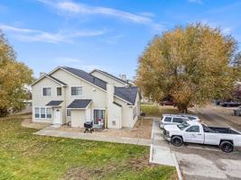 featured image of 1435 W Bonneville Cir