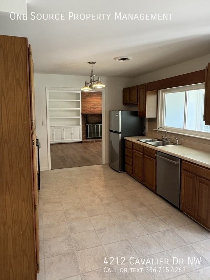 4212 Cavalier Dr - Photo 5 of 24