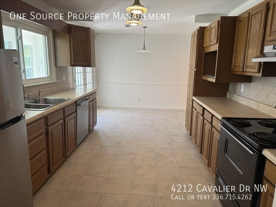 4212 Cavalier Dr - Photo 6 of 24