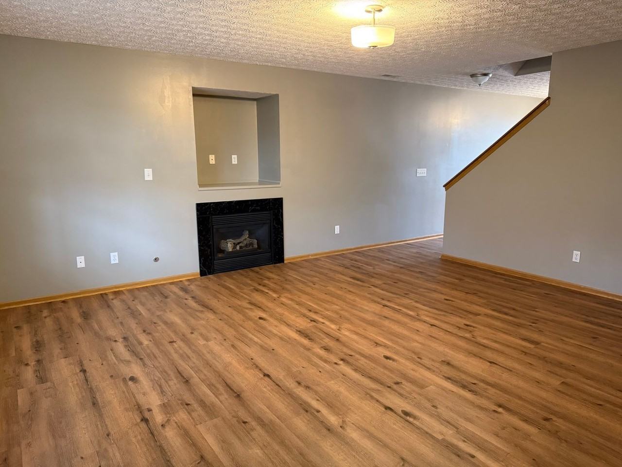 315 Saratoga St - Photo 4 of 14