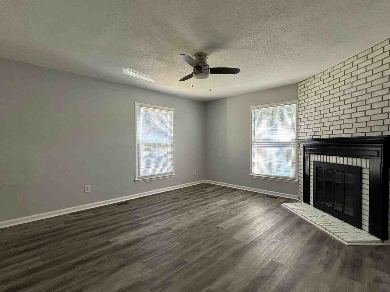 4 Clark Ct - Photo 2 of 18