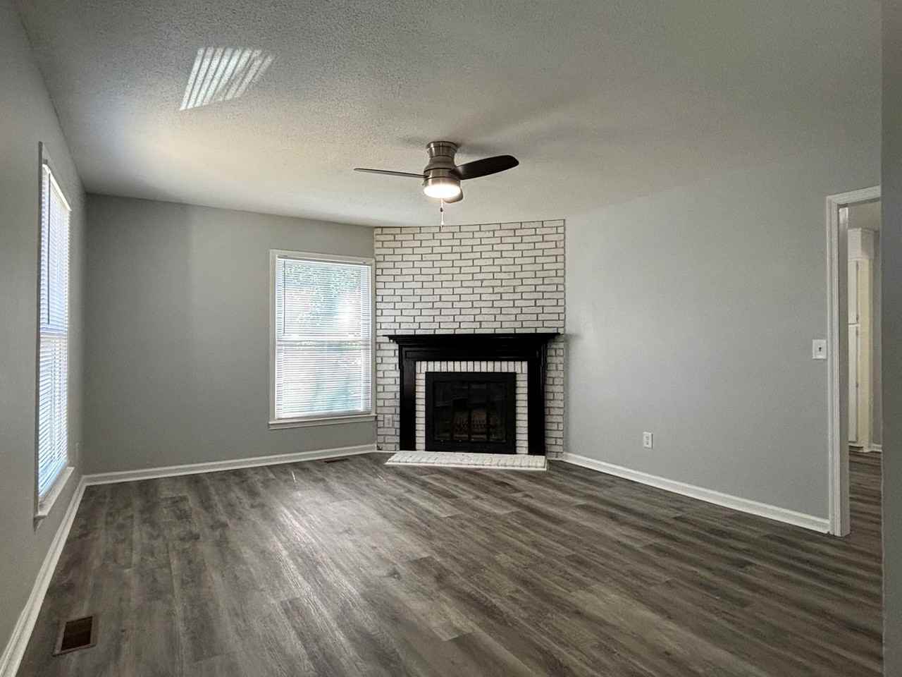 4 Clark Ct - Photo 3 of 18