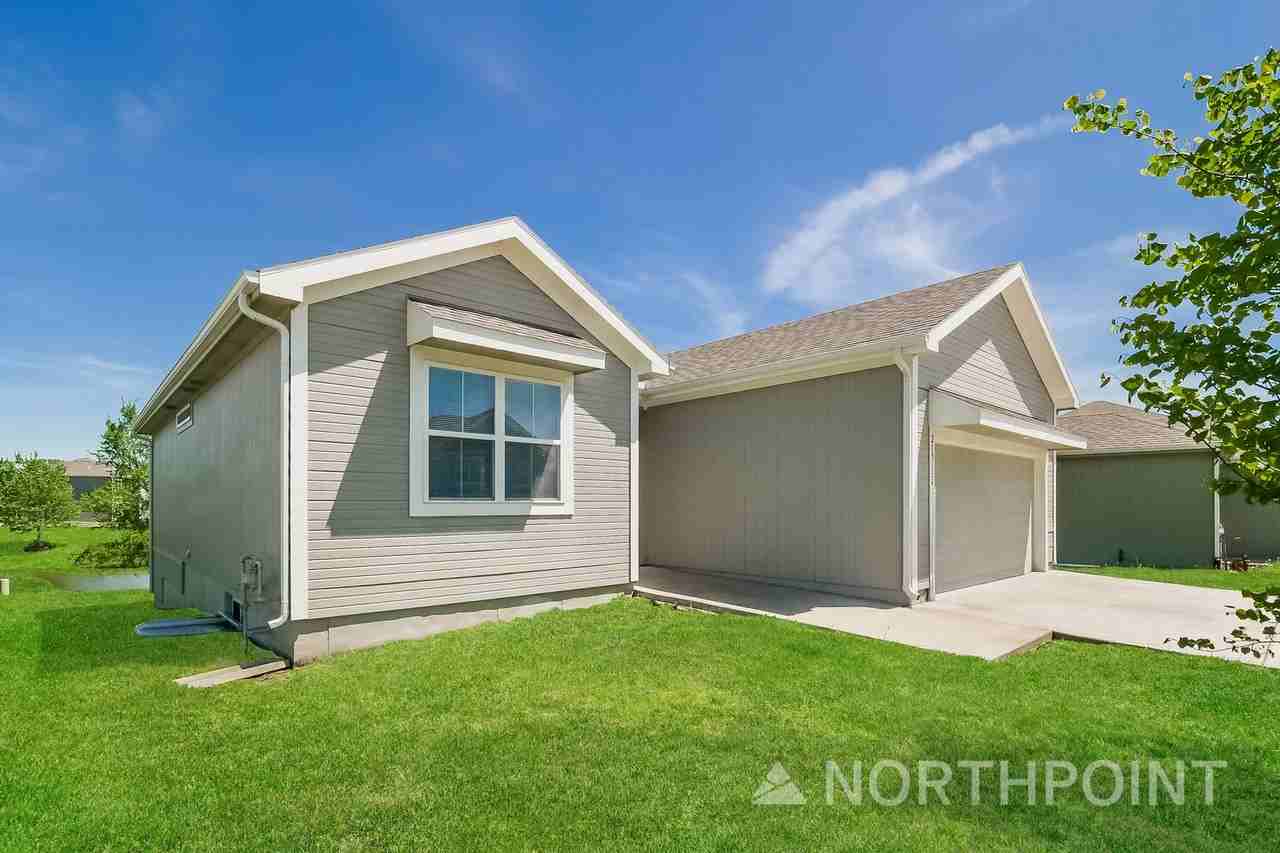 21715 North Rdg - Photo 2 of 16