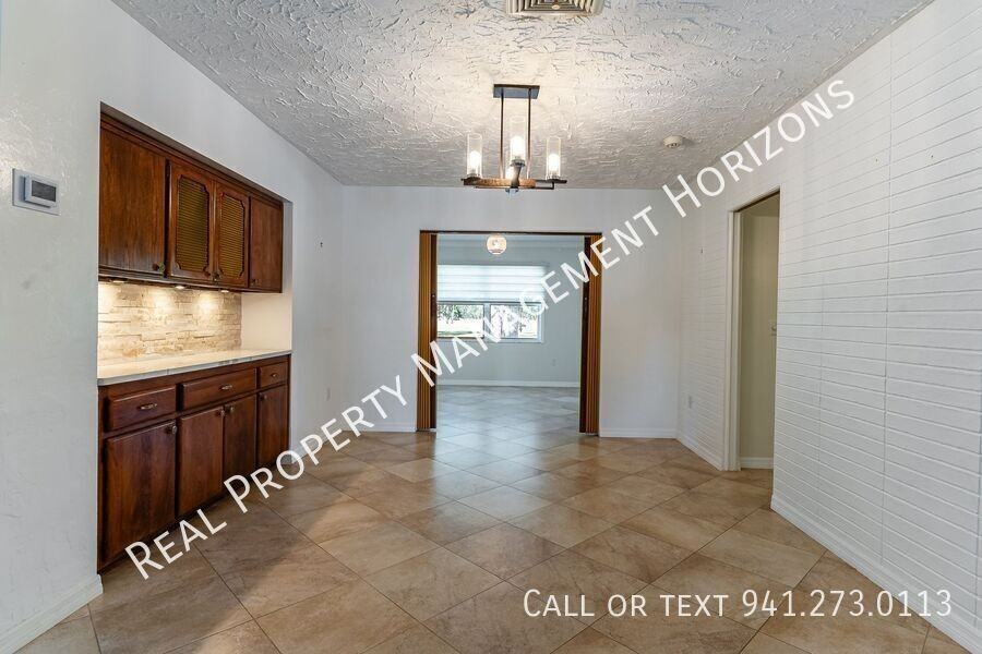 5217 Canterbury Dr - Photo 7 of 26