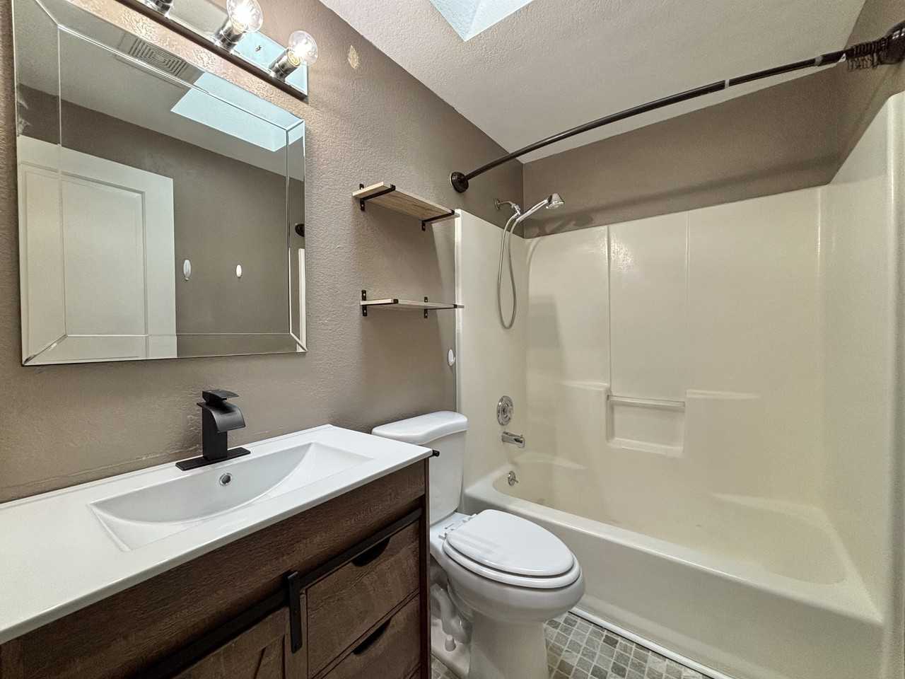 346 S Jefferson St - Photo 6 of 14