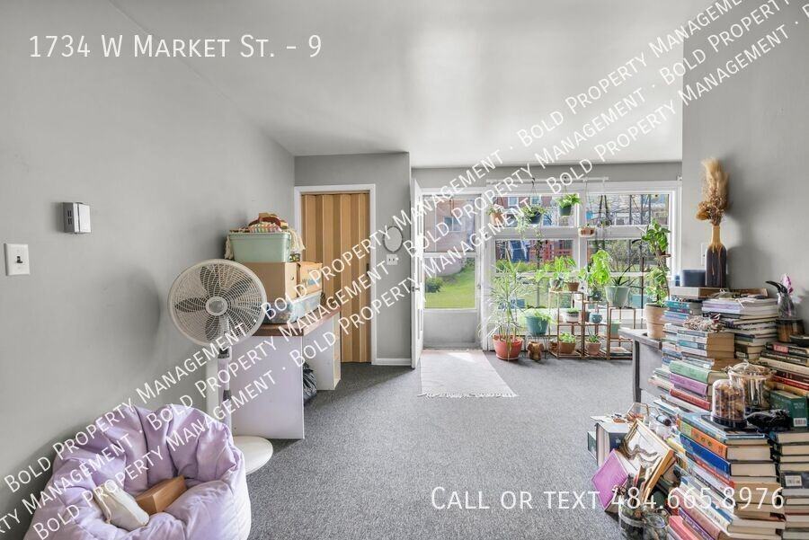 1734 W Market St #9 - Photo 5 of 18