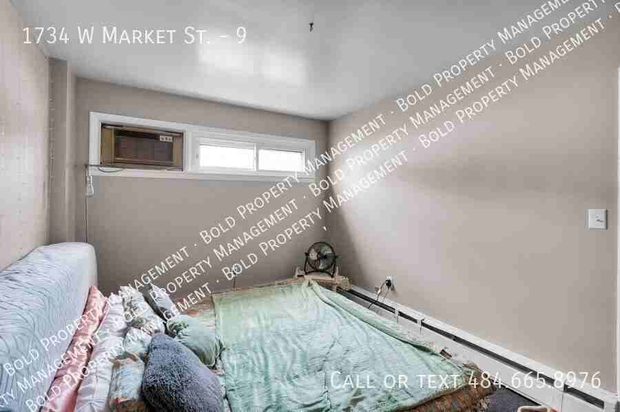 1734 W Market St #9 - Photo 6 of 18