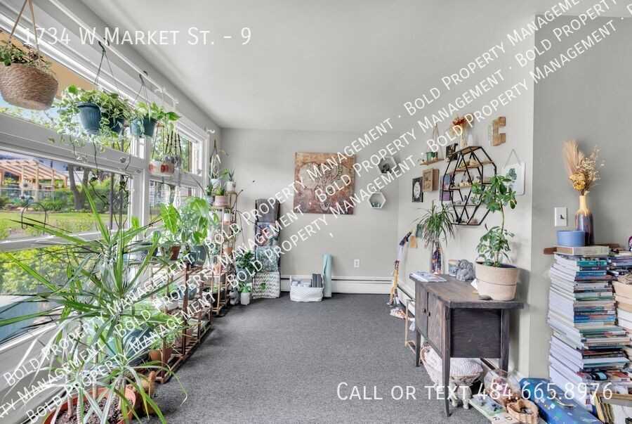 1734 W Market St #9 - Photo 7 of 18