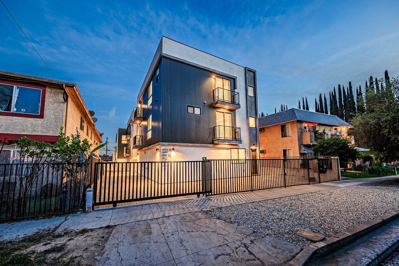 Rare Brand New Luxury Townhomes in Trendy Highland Park - Photo 2 of 50