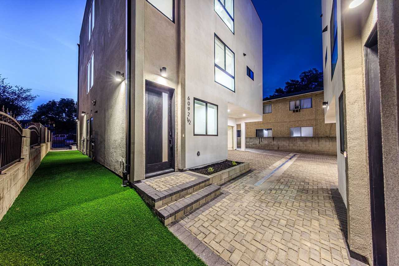 Rare Brand New Luxury Townhomes in Trendy Highland Park - Photo 4 of 50