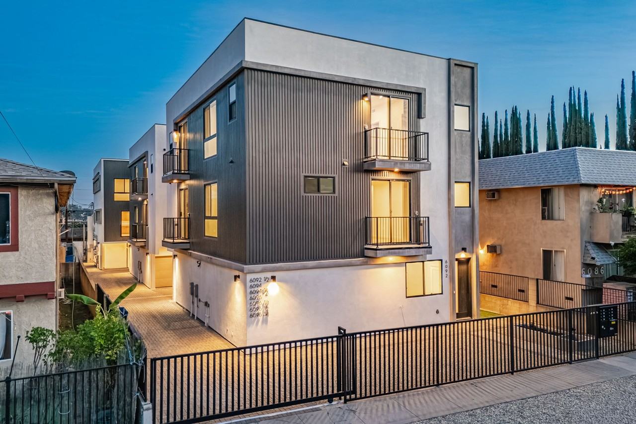 Rare Brand New Luxury Townhomes in Trendy Highland Park - Photo 5 of 50