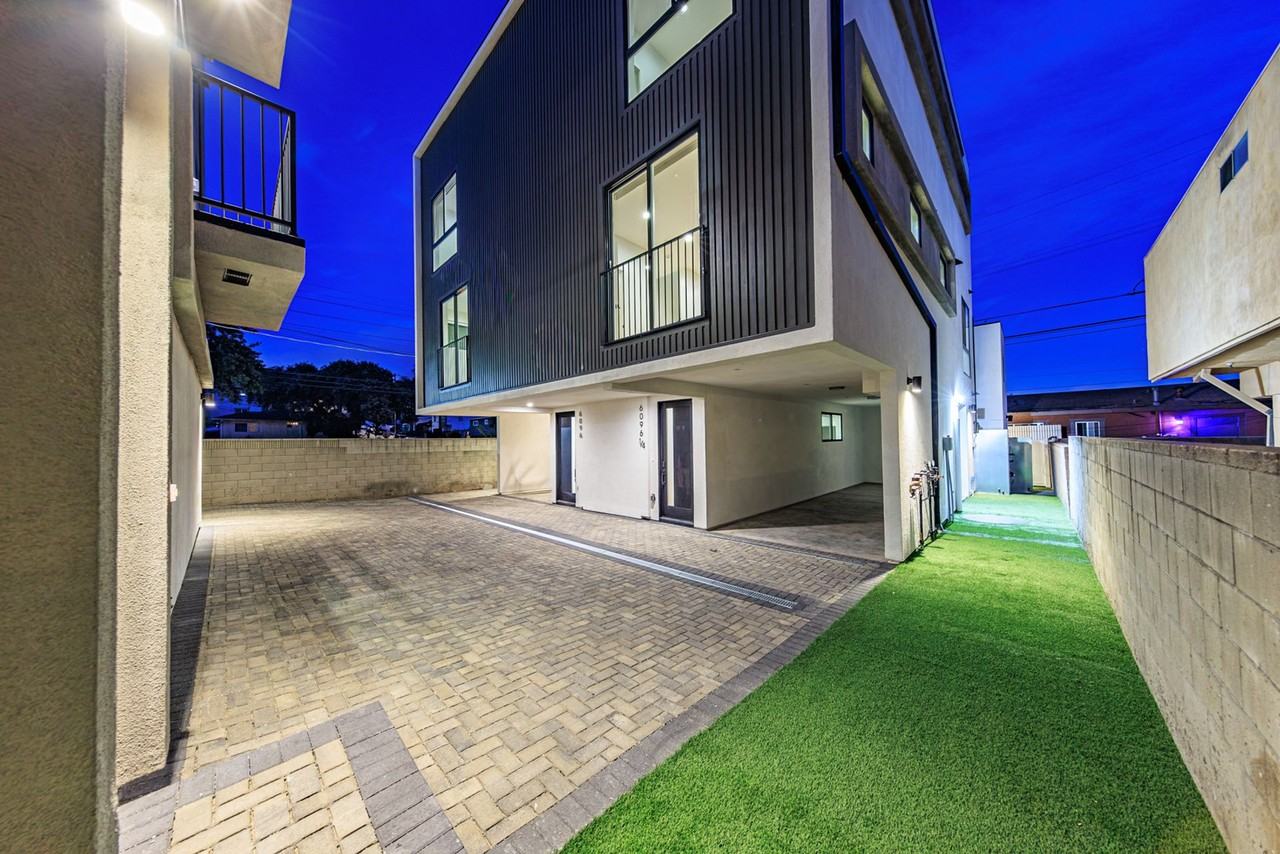 Rare Brand New Luxury Townhomes in Trendy Highland Park - Photo 6 of 50