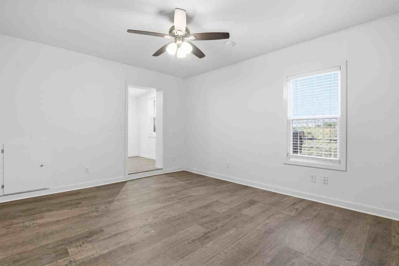107 Beso Ln - Photo 4 of 14