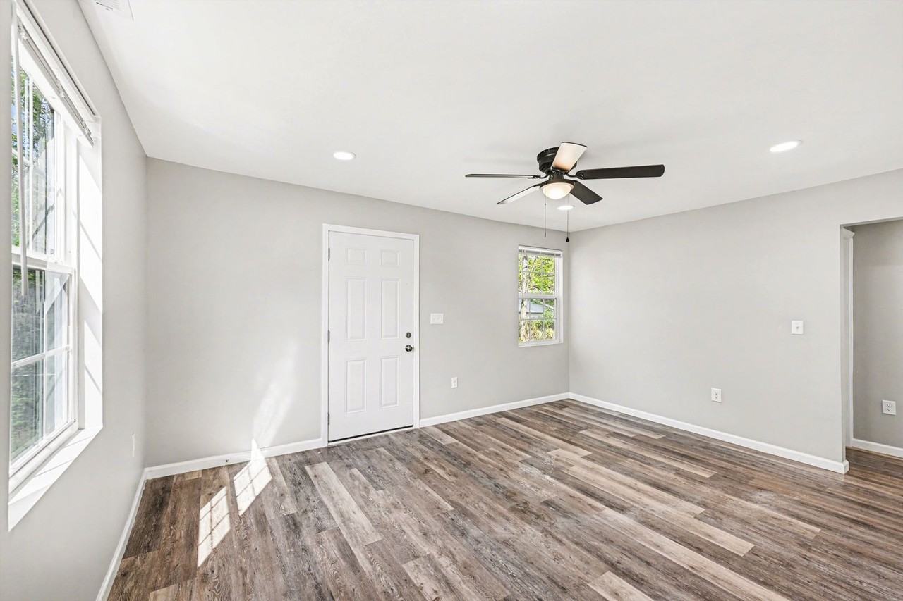 4629 Queens Ave - Photo 7 of 25