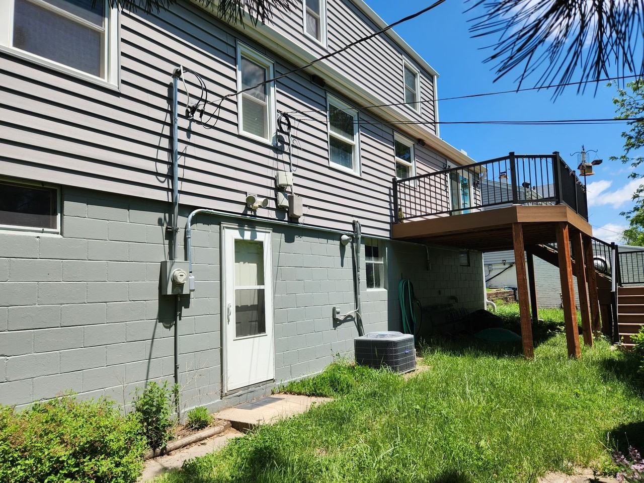 5901 Charles St - Photo 3 of 15