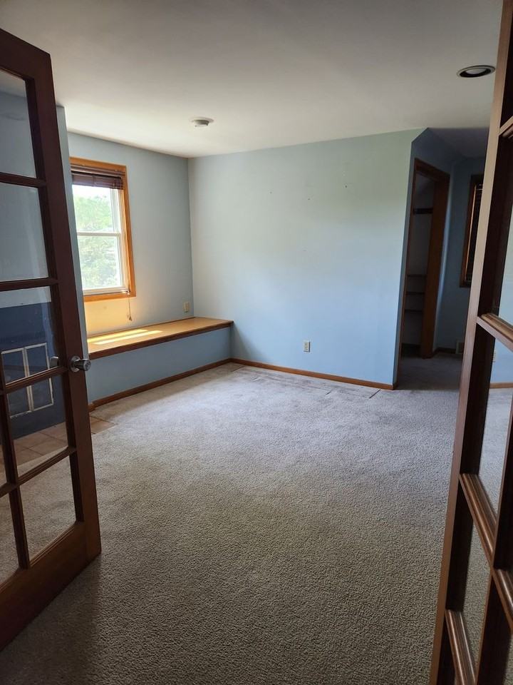 5901 Charles St - Photo 7 of 15