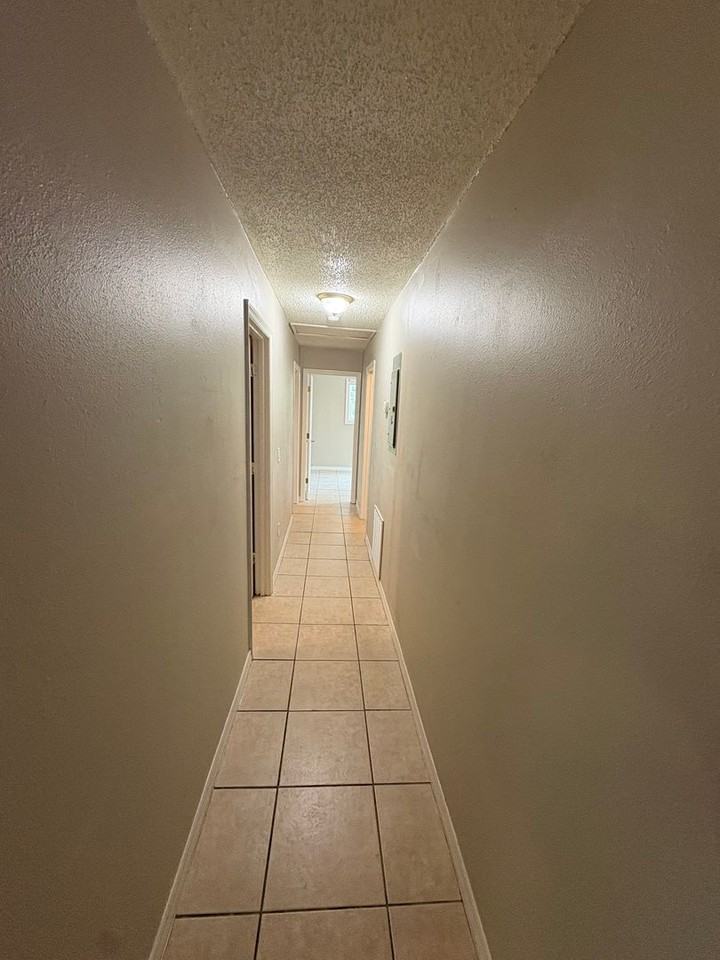 1410 Carolyn Ln - Photo 7 of 17