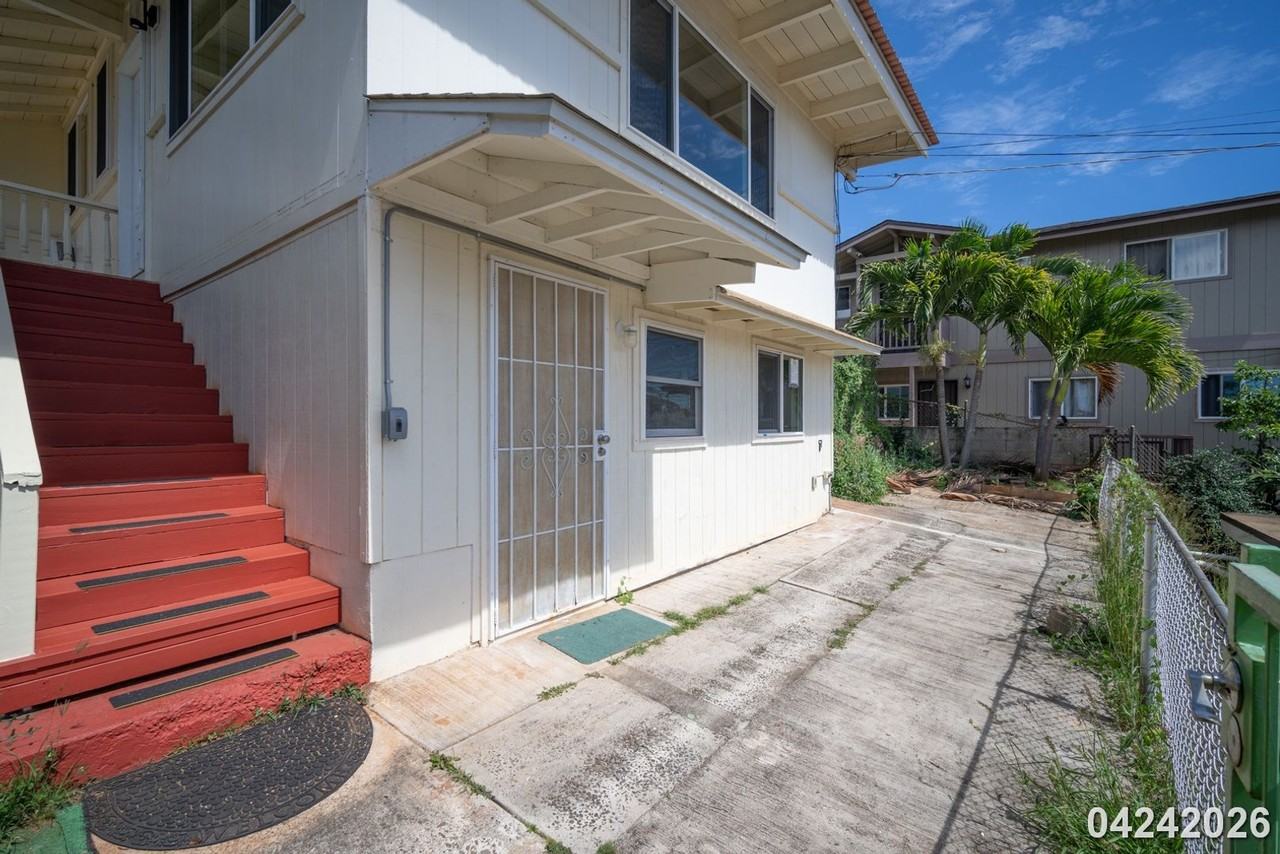 4138 Keaka Dr #B - Photo 3 of 27