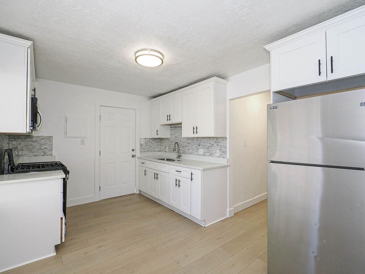 67 N 900 W - Photo 4 of 23