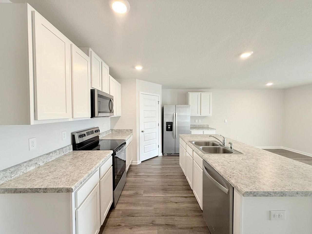 4383 Winged Elm Ct - Photo 6 of 20
