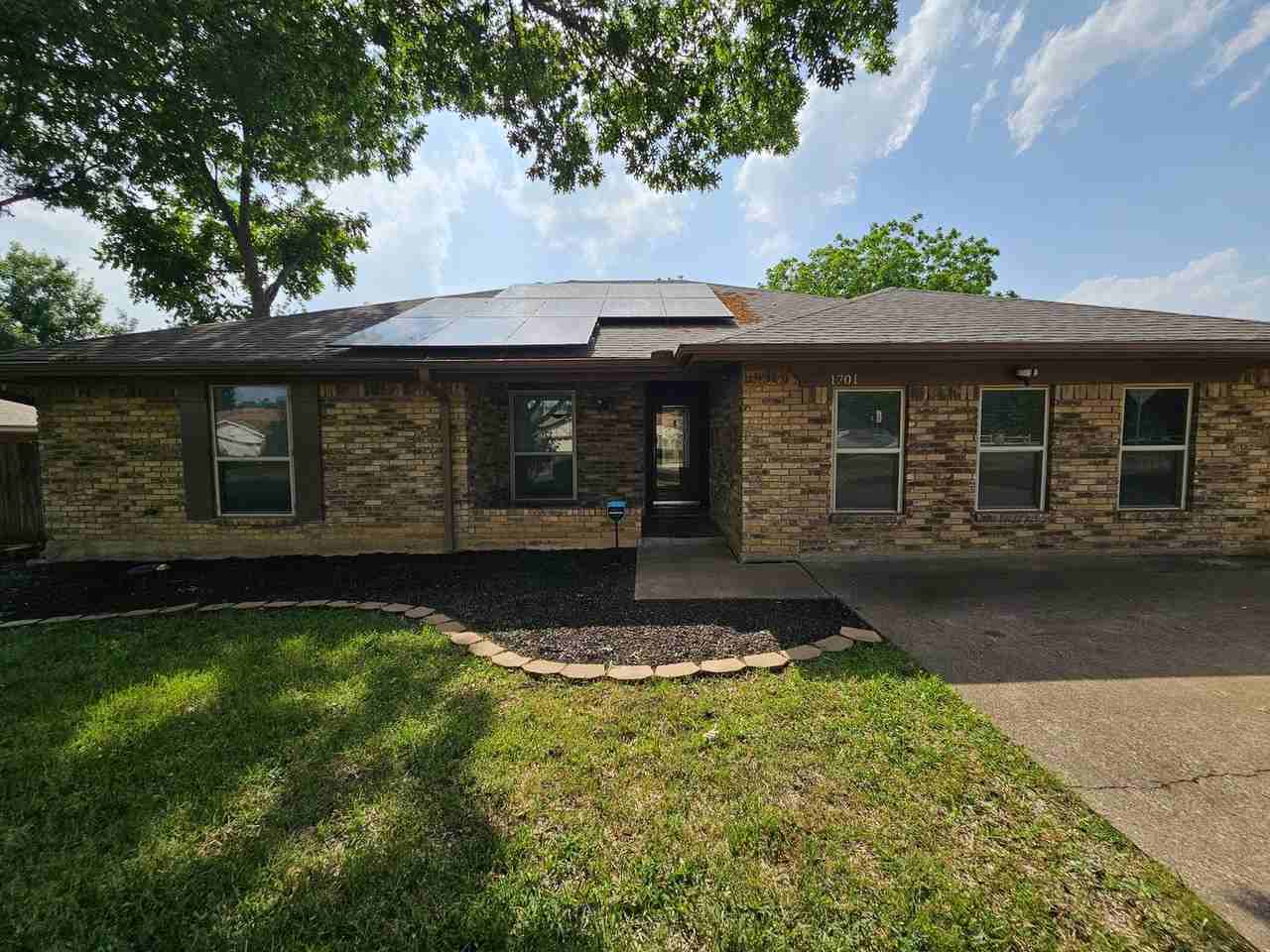 1701 Coral Rock Ct - Photo 2 of 30