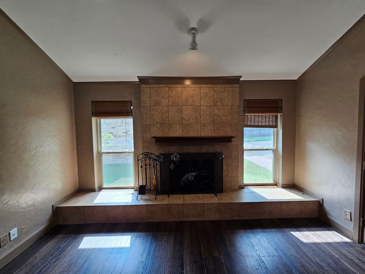 1701 Coral Rock Ct - Photo 7 of 30