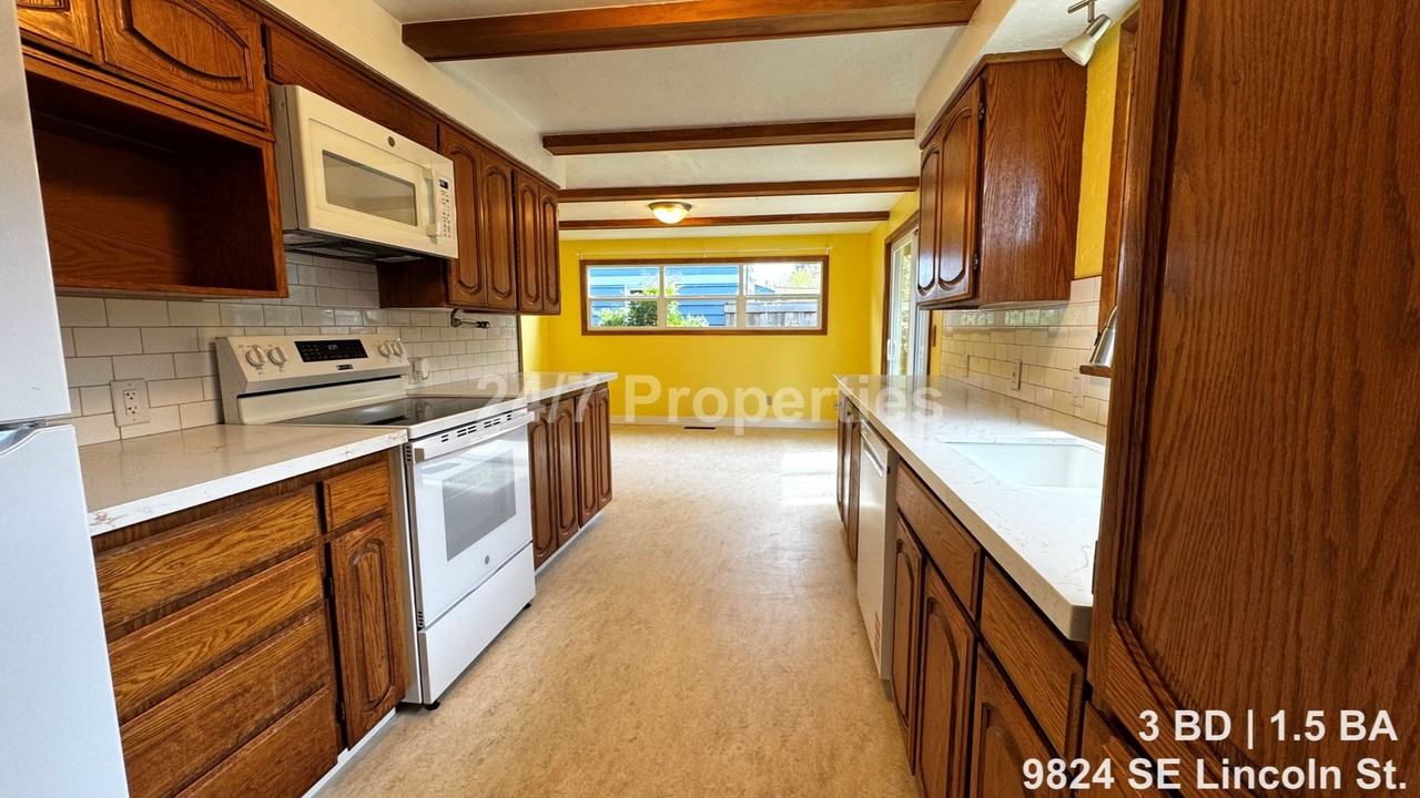 9824 Se Lincoln St - Photo 7 of 21