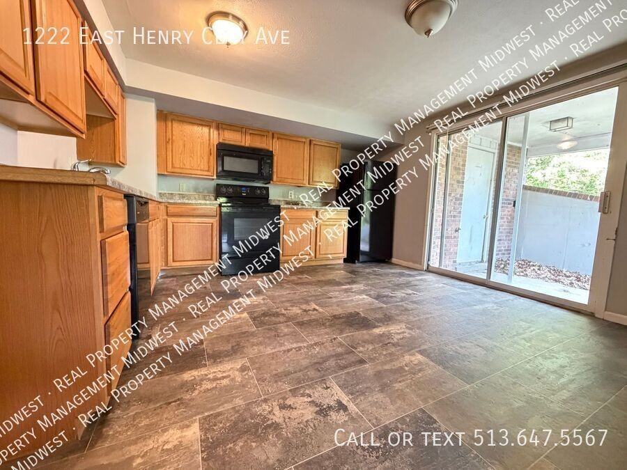 1222 E Henry Clay Ave - Photo 4 of 15