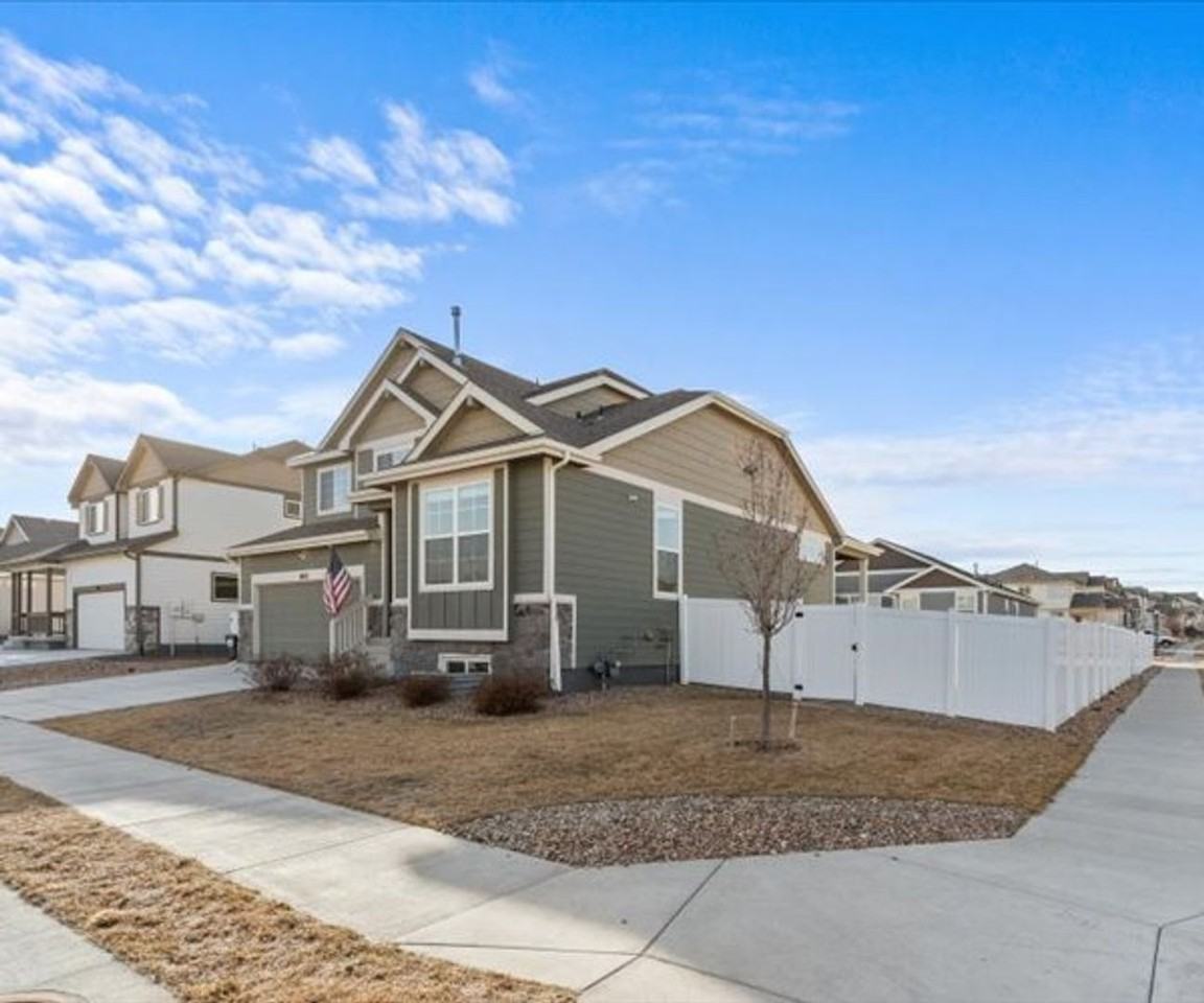 1803 104th Ave - Photo 4 of 34