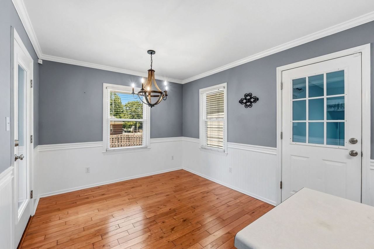 299 Ashbrook Dr - Photo 7 of 35