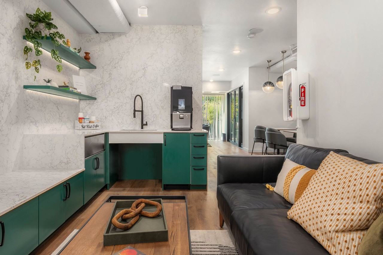 Contour Apartments - Photo 6 of 50