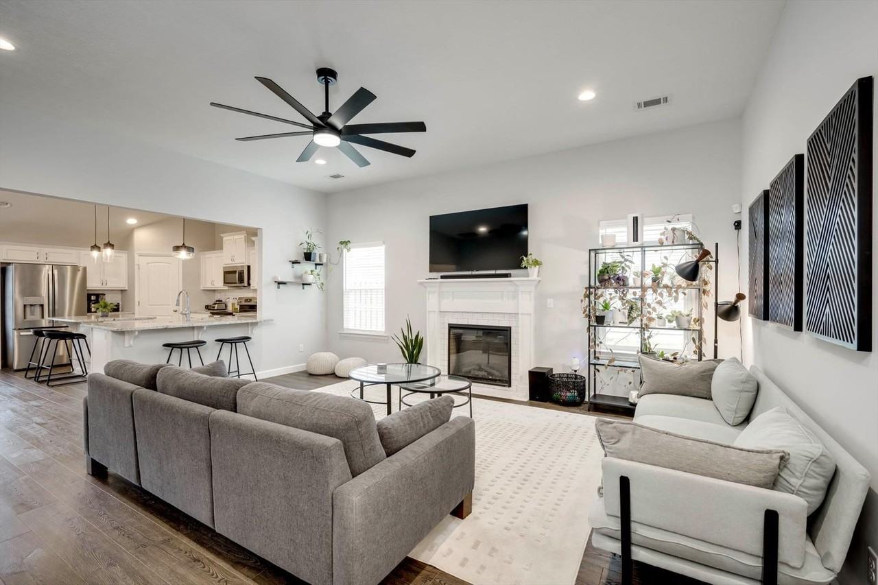 858 Goodale Dr - Photo 5 of 39