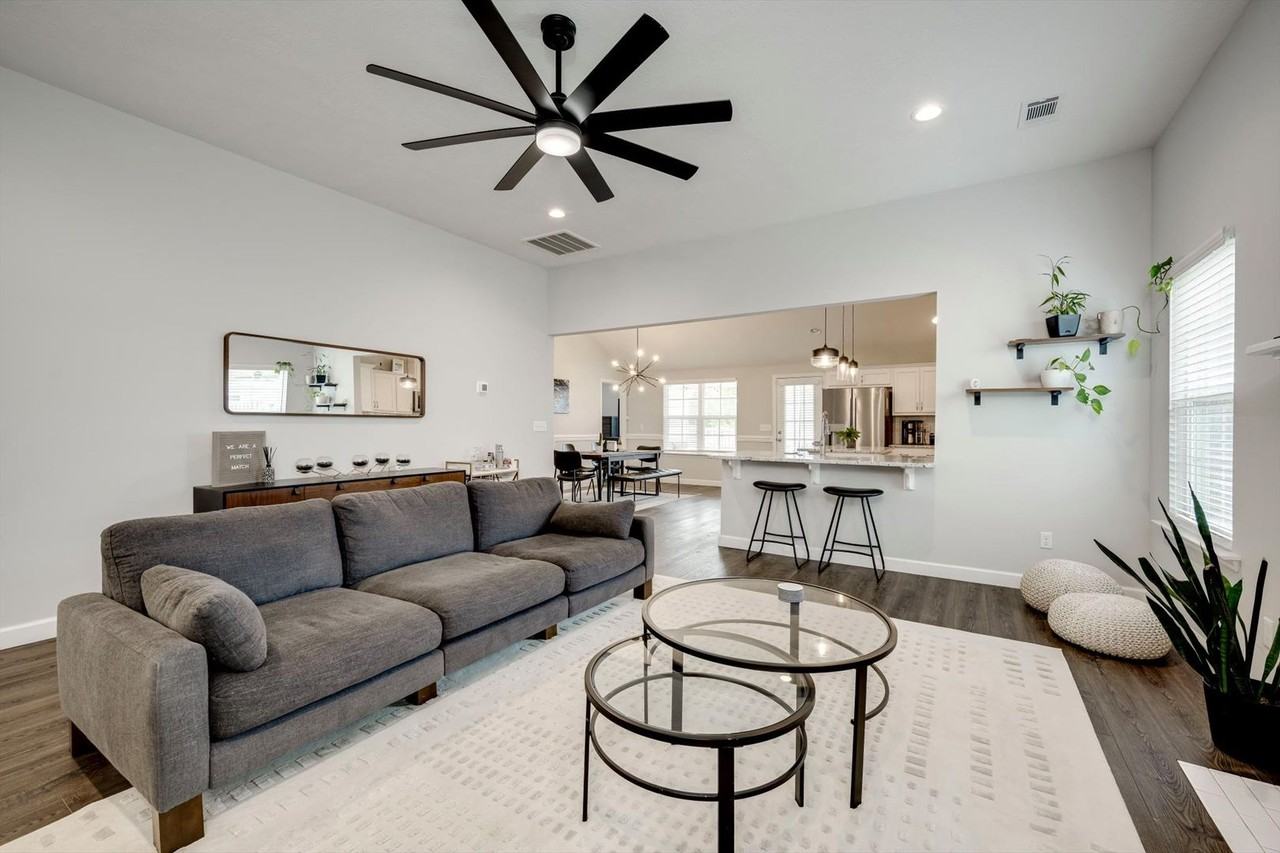 858 Goodale Dr - Photo 6 of 39