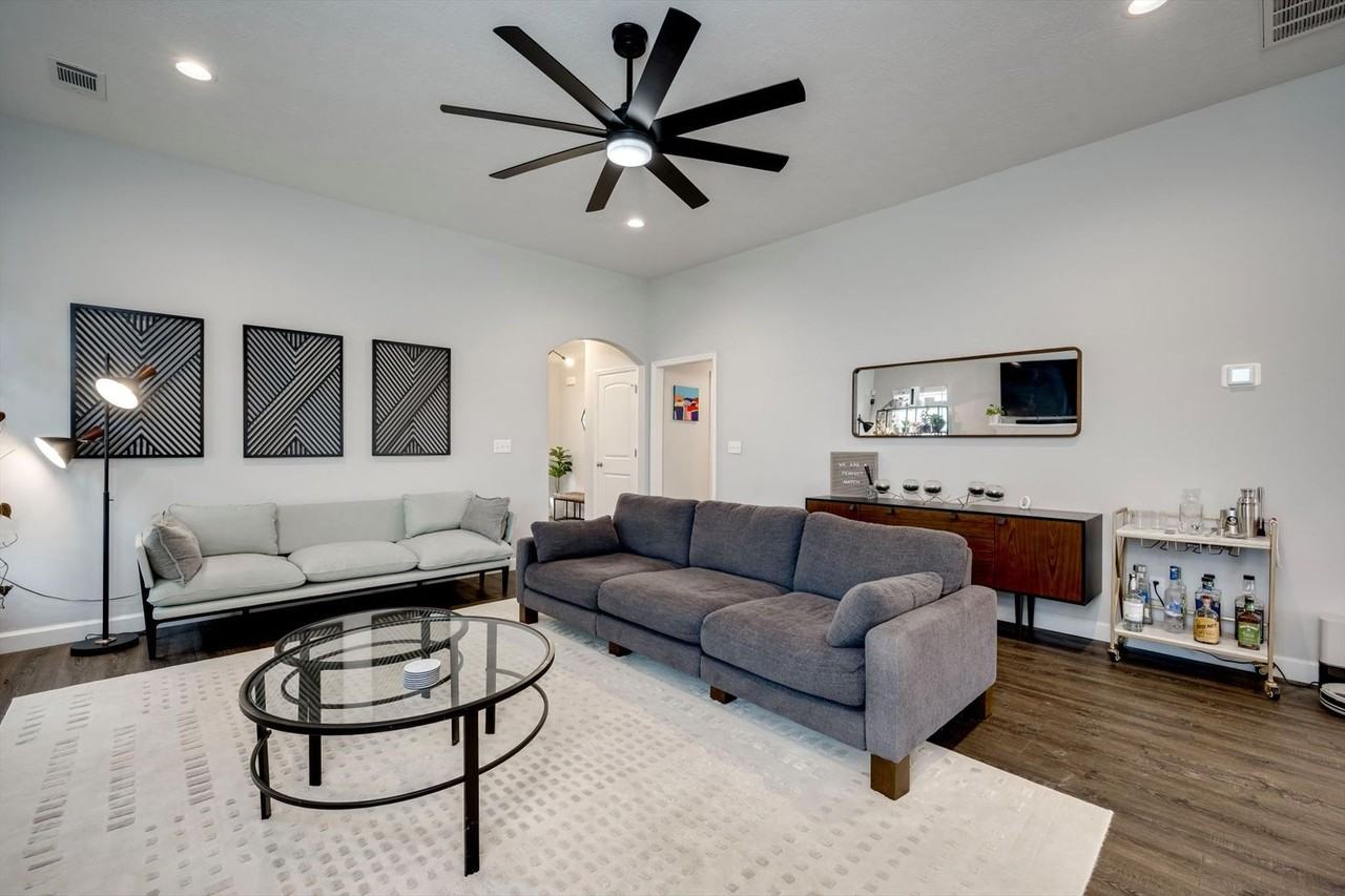 858 Goodale Dr - Photo 7 of 39