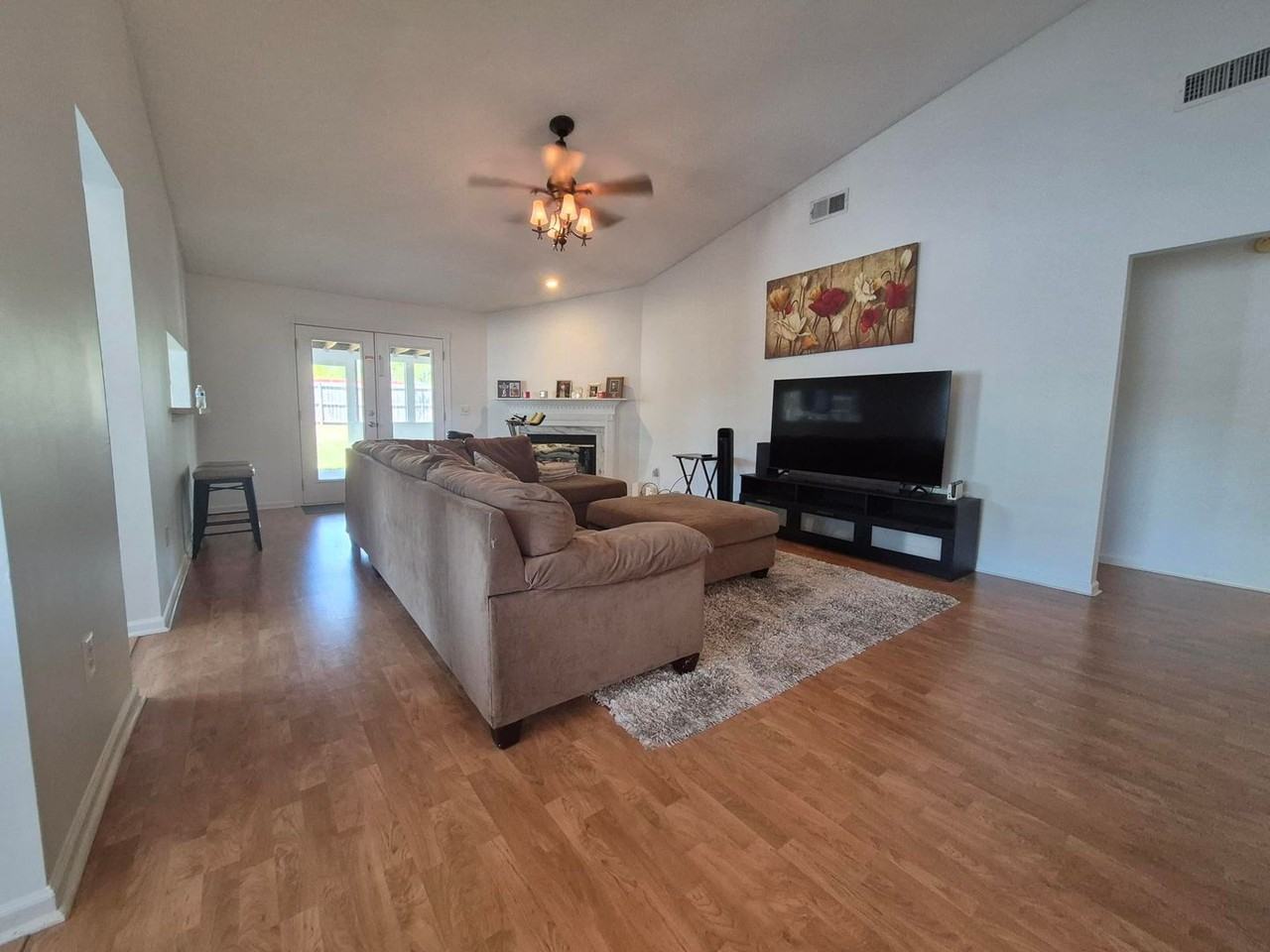 8513 Rockridge Dr - Photo 4 of 22