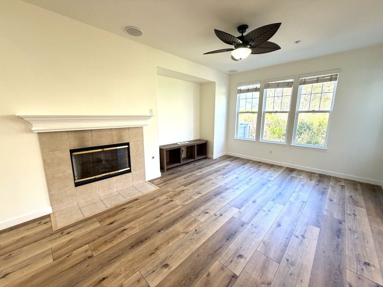 4742 Beachwood Ct - Photo 3 of 27