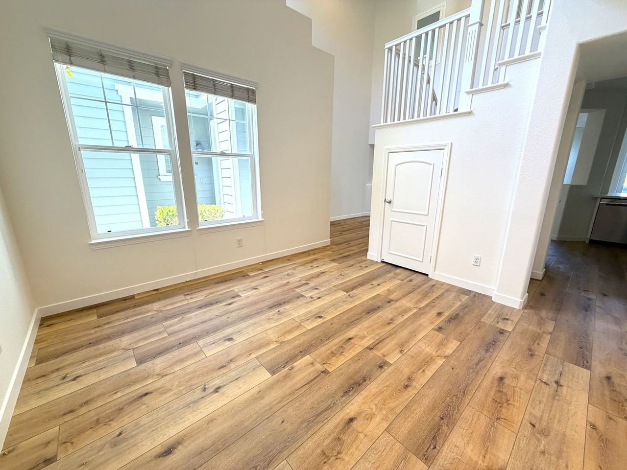 4742 Beachwood Ct - Photo 7 of 27