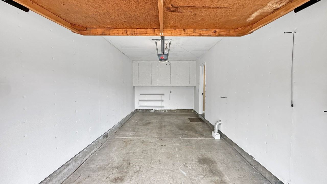 603 Devonwood - Photo 2 of 26