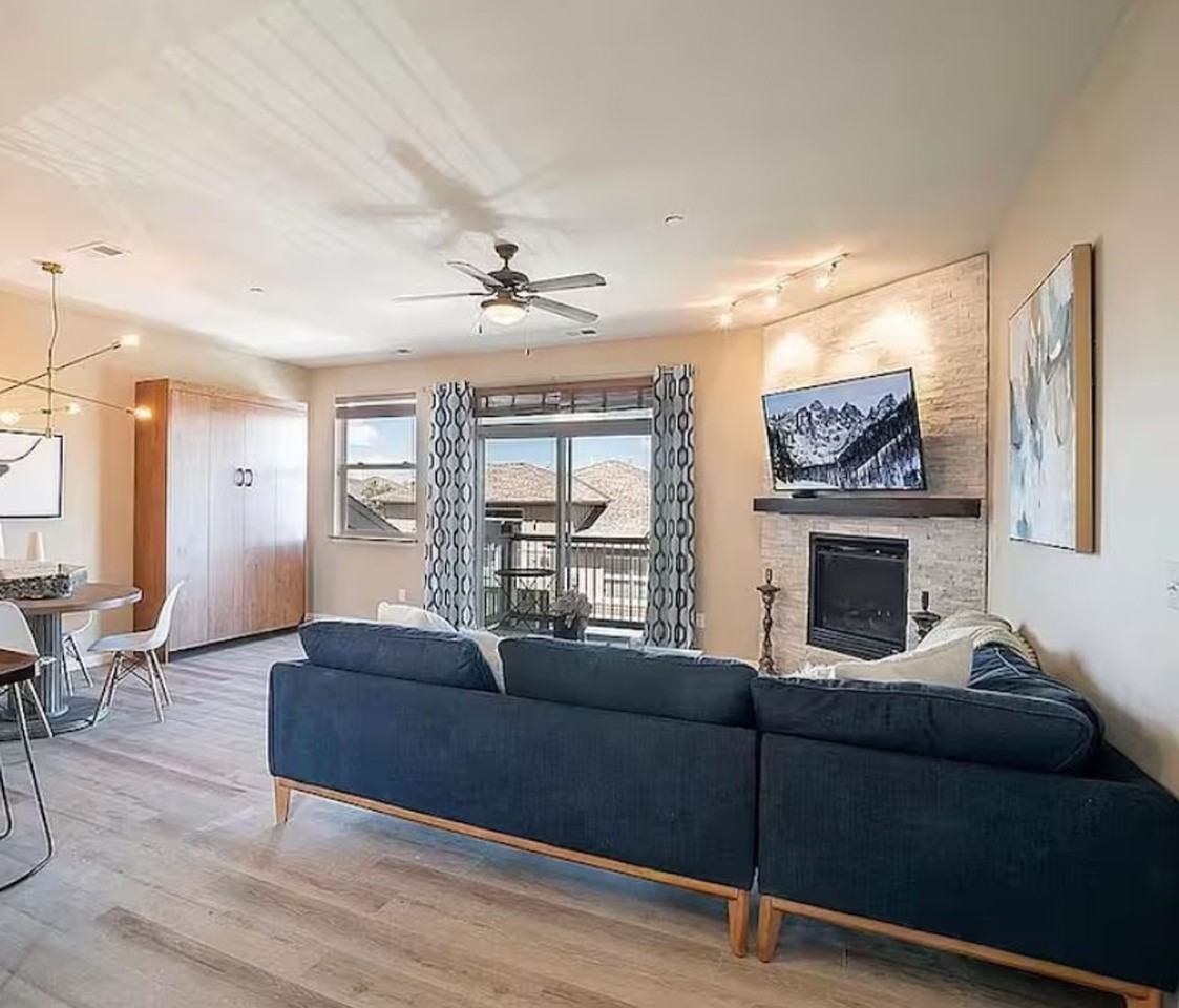 175 Spinner St - Photo 3 of 18