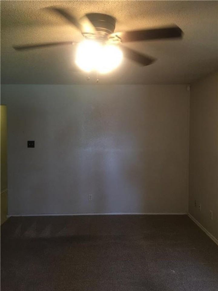4706 Sandage Ave - Photo 2 of 6