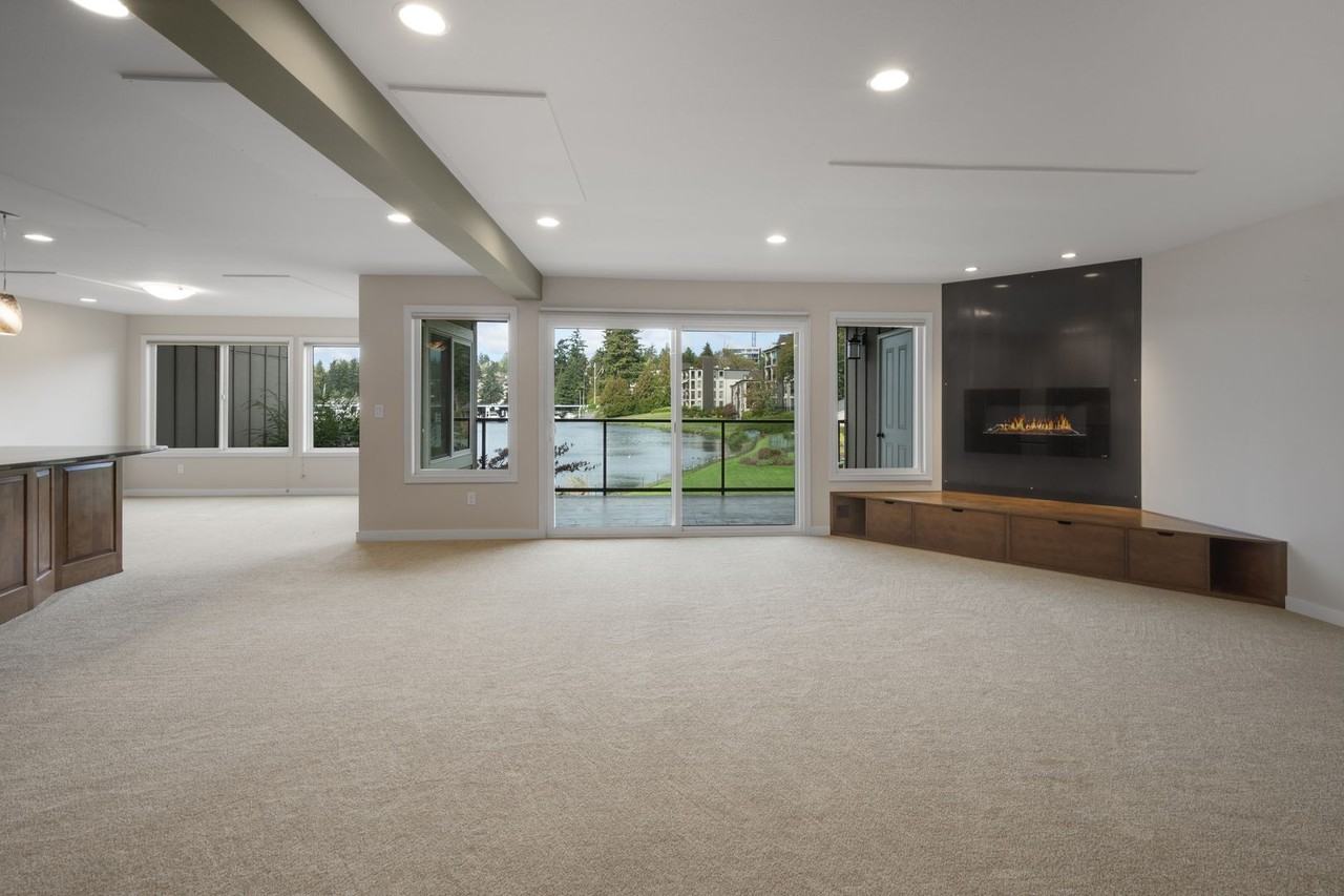 387 101st Ave Se #202F - Photo 2 of 20