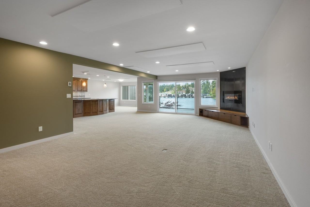 387 101st Ave Se #202F - Photo 3 of 20