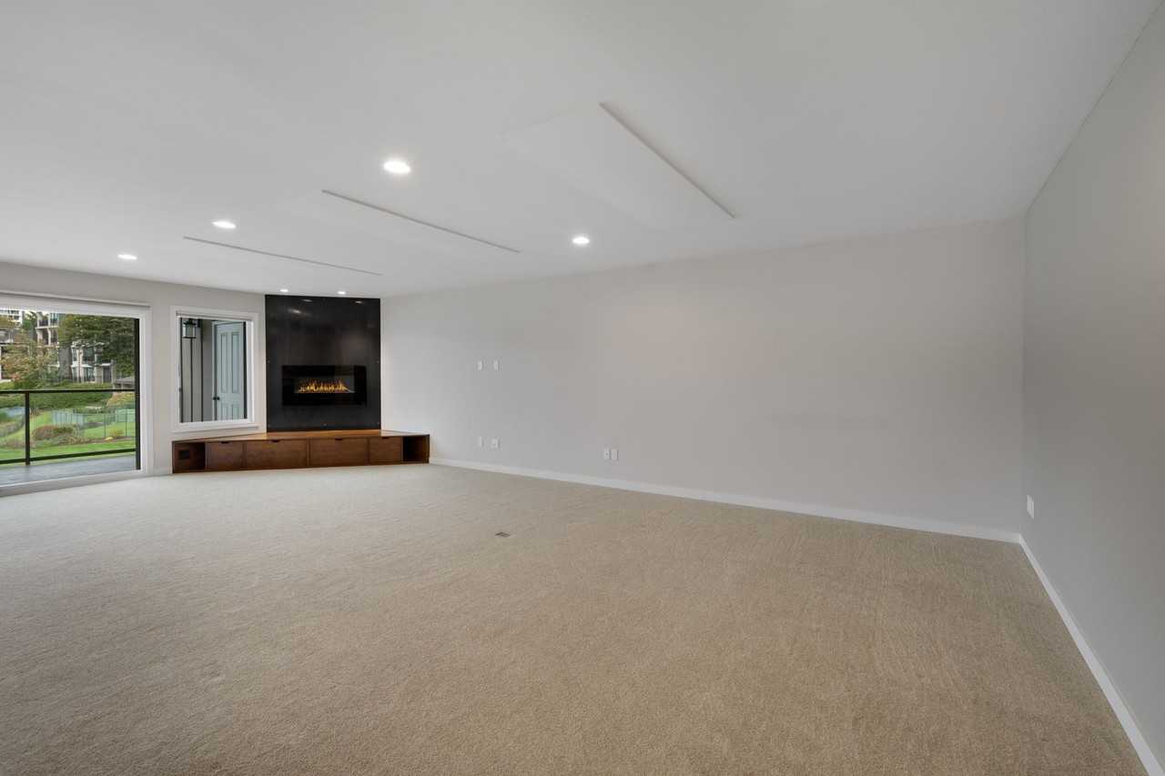 387 101st Ave Se #202F - Photo 5 of 20