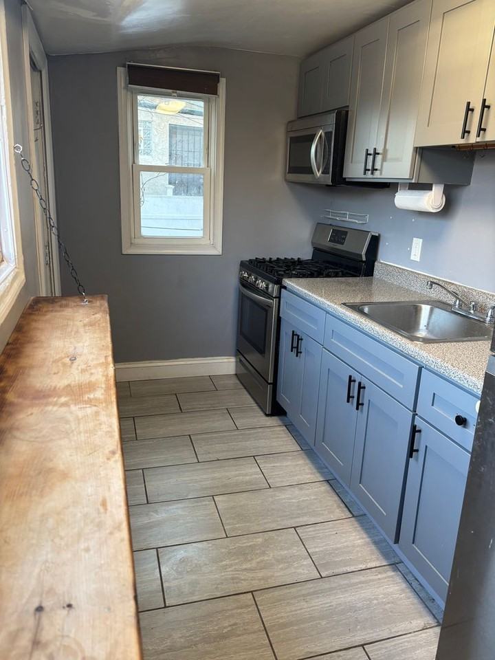 5322 Ludlow St - Photo 4 of 10