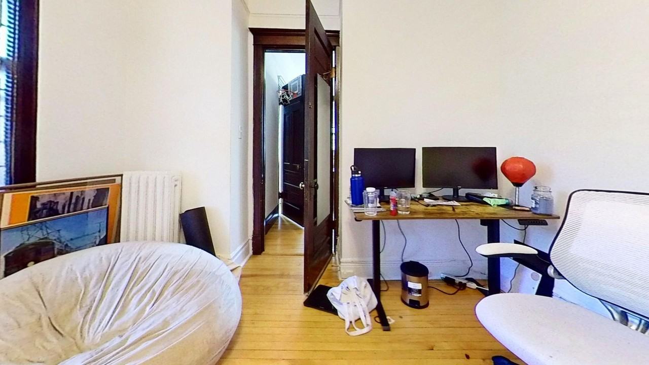 1017 W School St #3 - Photo 5 of 13