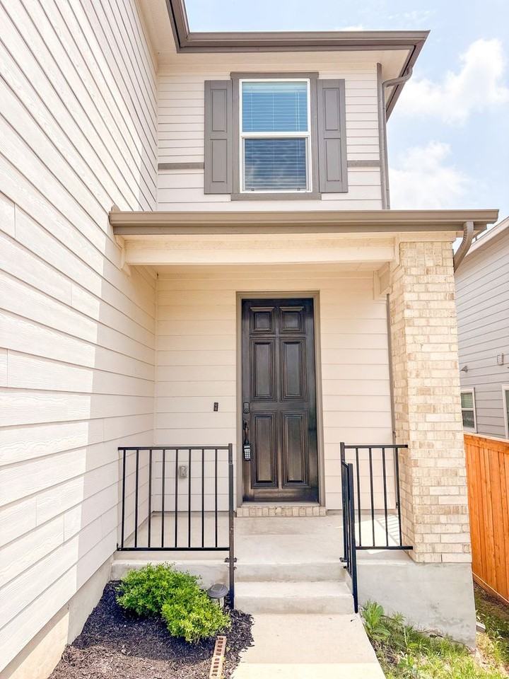 229 Barbary Coast Ln - Photo 2 of 25