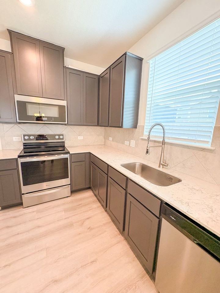 229 Barbary Coast Ln - Photo 6 of 25