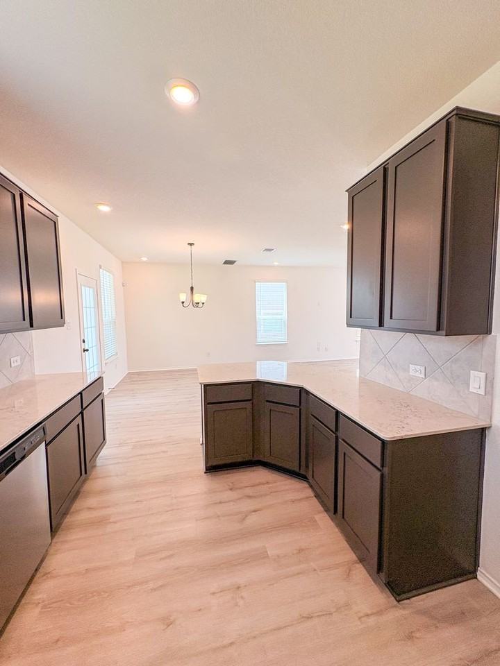 229 Barbary Coast Ln - Photo 7 of 25