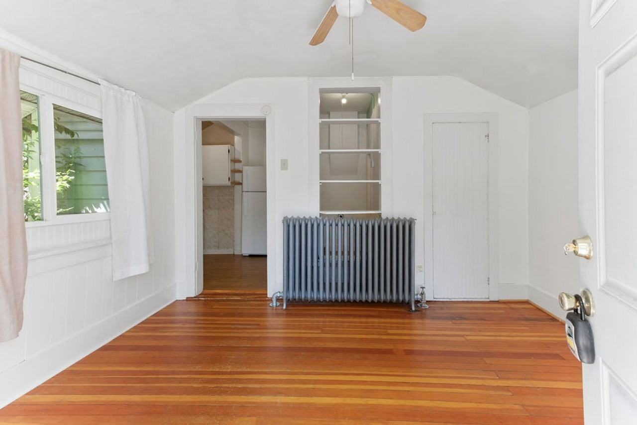 205 N Sherwood St - Photo 4 of 13